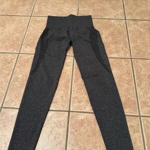 NVGTN Seamless Leggings Size Small